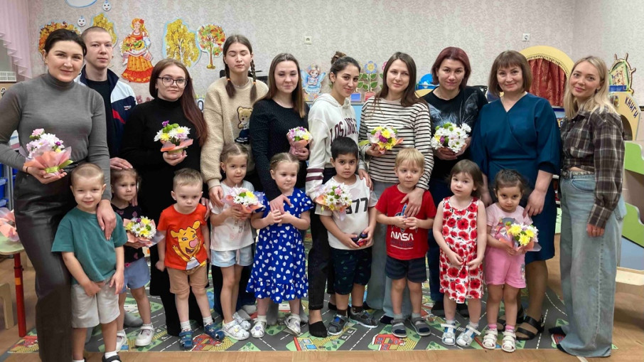 Букеты с мамами для мам Букеты с мамами для мам.