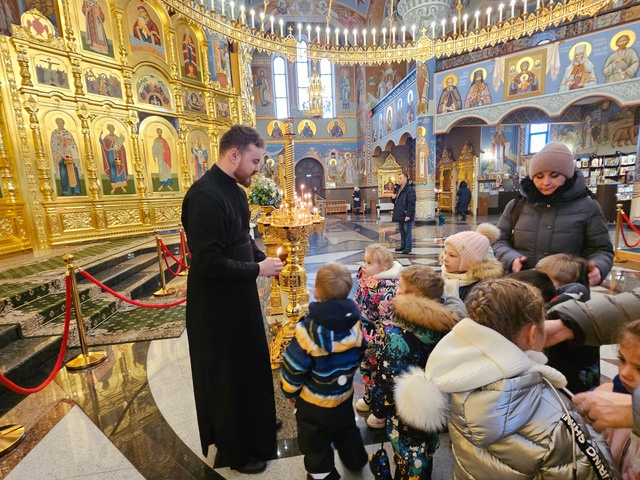 Группа «Кузнечики» посетили Свято Троицкий кафедральный собор Группа «Кузнечики» посетили Свято Троицкий кафедральный собор.