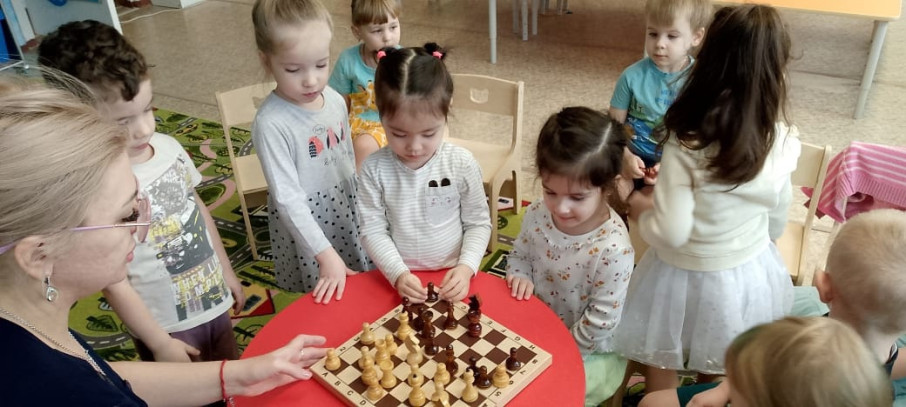 Юные шахматисты в группе "Львята" Юные шахматисты в группе "Львята".